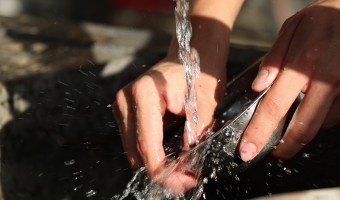 新闻中心-焦作洗刷大王清洁布_焦作沐浴刷厂家_焦作清洁刷厂家-江门市富扬日用制品有限公司-双面锅刷的好处